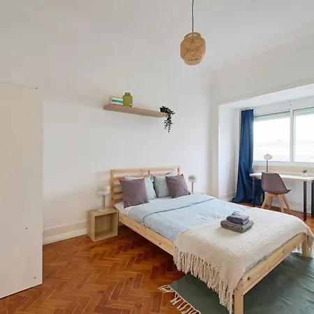Bright Double Saldanha, 1min Metro * Lissabon